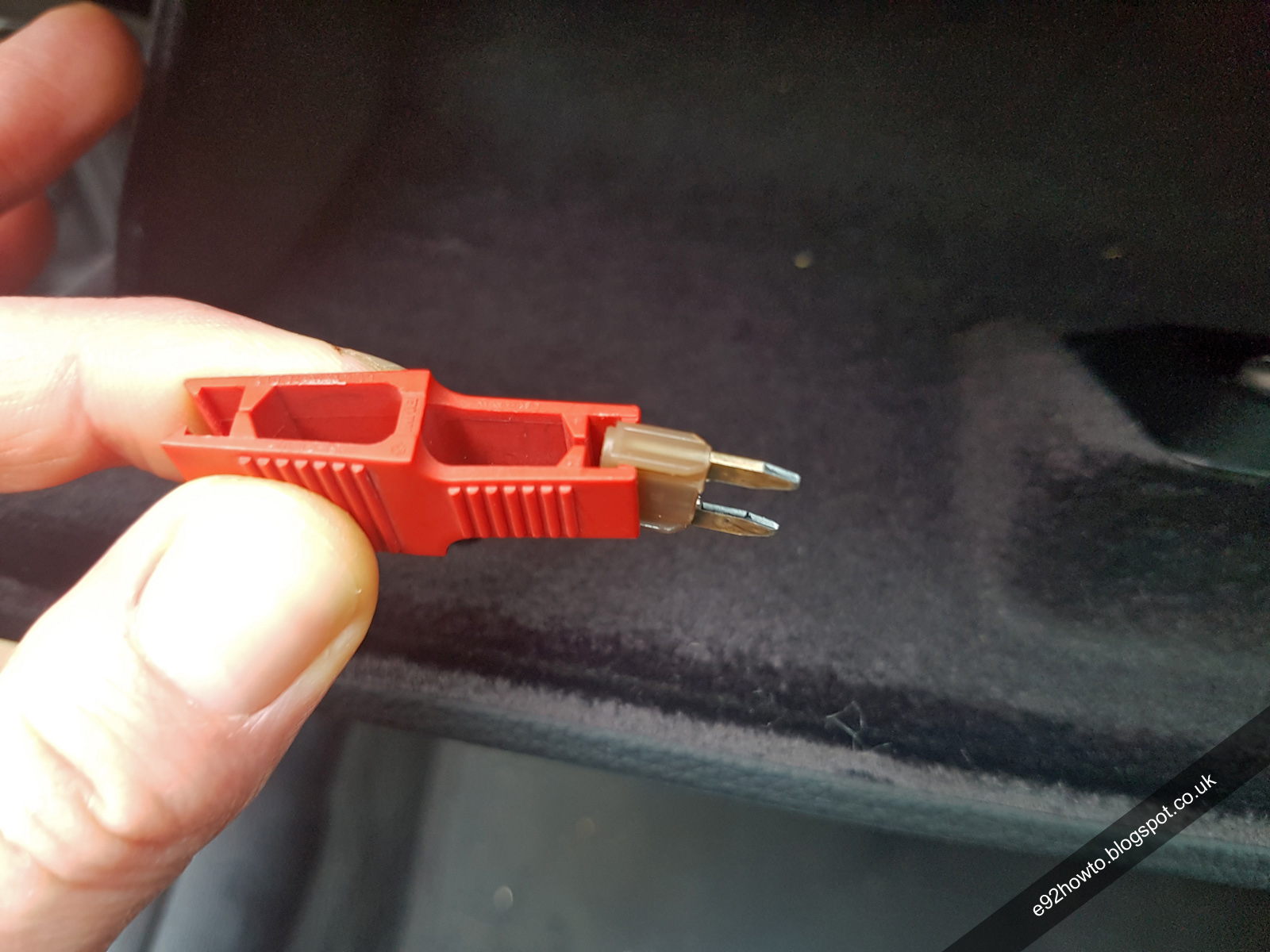 BMW E92 Interior Fuse Location and Replacement [DIY]