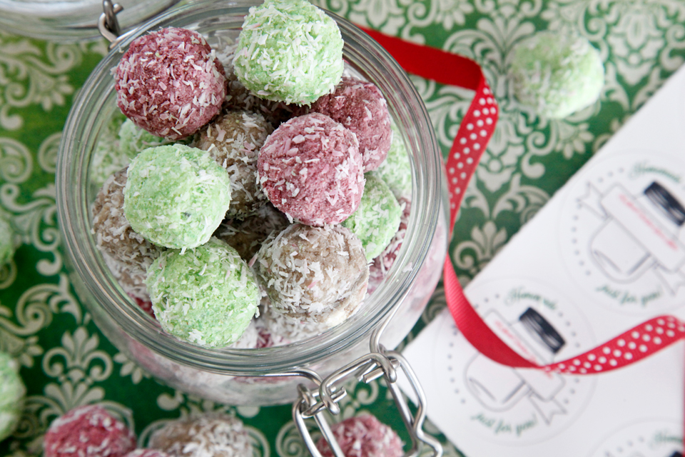 Dalmatian DIY {RECIPE} Fruity Christmas Snowball Dog Truffle Treats