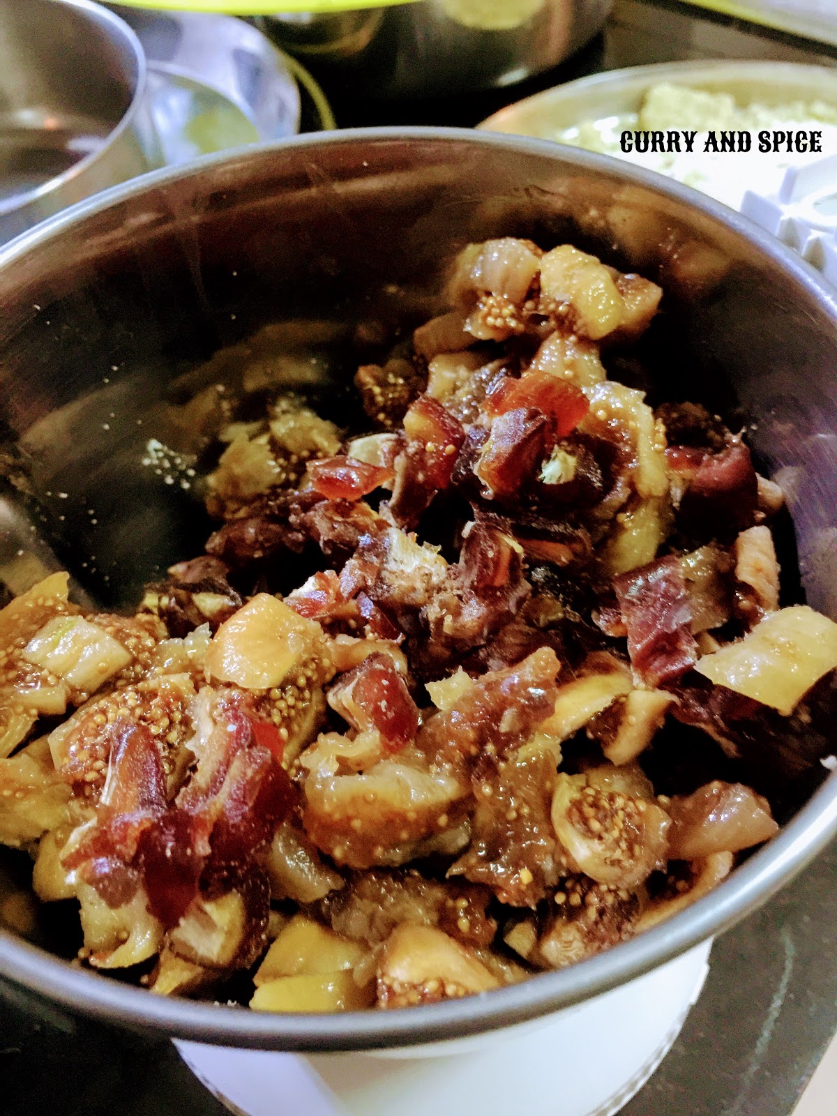 CURRY AND SPICE INSTANT DATES FIGS N MIXED NUT LADOO