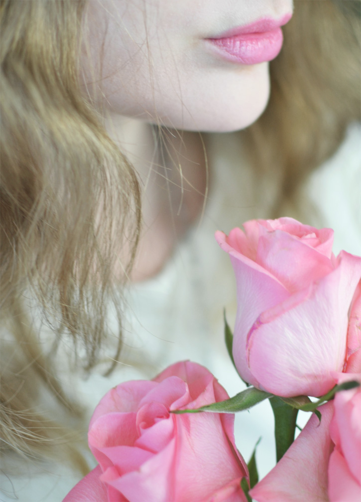 The Flying Clubhouse: Three Pink Roses | think pink lipstick The Flying Clubhouse: Three Pink Roses | think pink lipstick