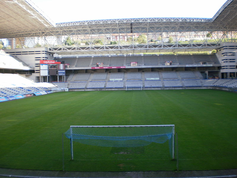 İspaniyanın gözəl stadionları 800px-Interior_del_estadio_Carlos_Tartiere