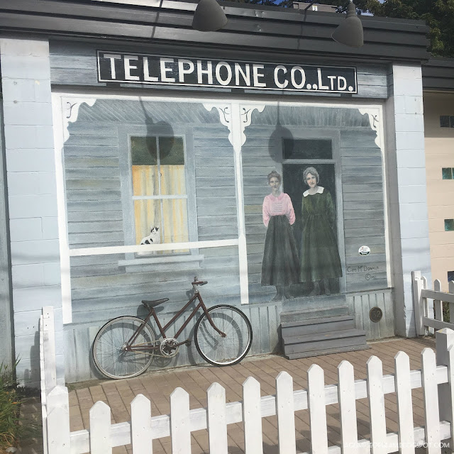 Wall Art Chemainus BC - Andrea Tiffany A Glimpse of Glam