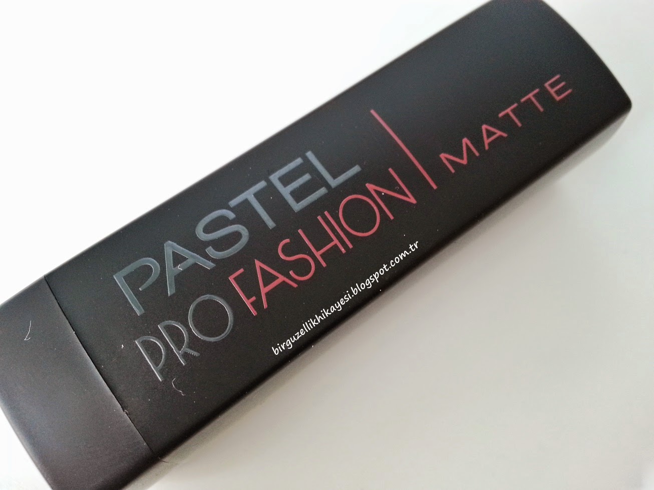 Pastel Profashion Matte Ruj 552 Red Carpet NASIL GEÇER