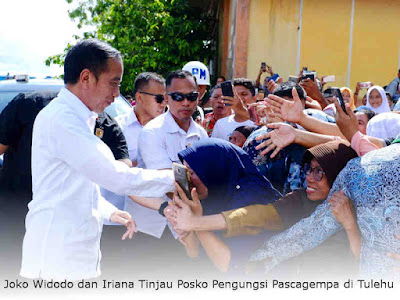Joko Widodo dan Iriana Tinjau Posko Pengungsi Pascagempa di Tulehu Joko Widodo dan Iriana Tinjau Posko Pengungsi Pascagempa di Tulehu
