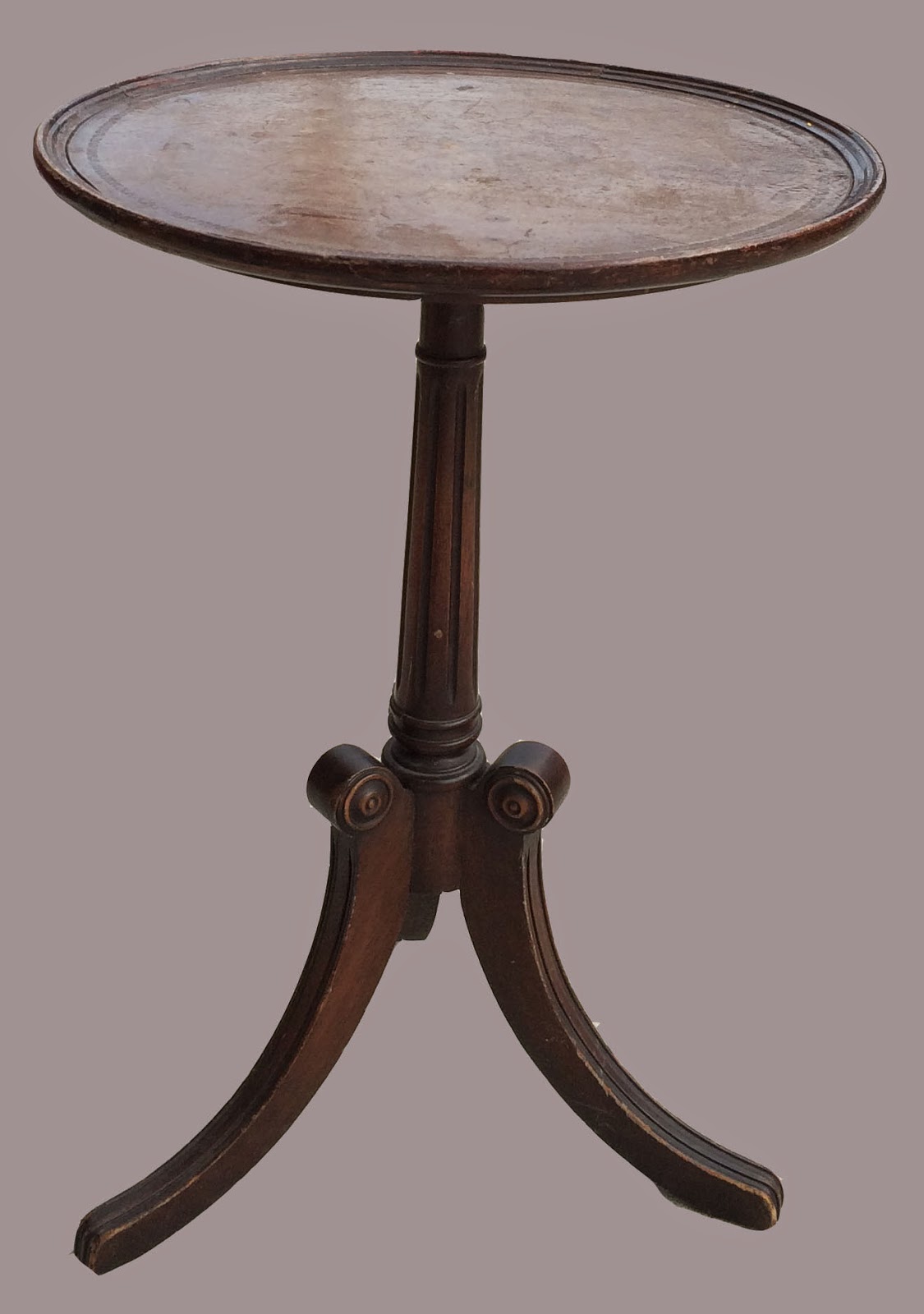 Uhuru Furniture & Collectibles Small Duncan Phyfe Style Occasional