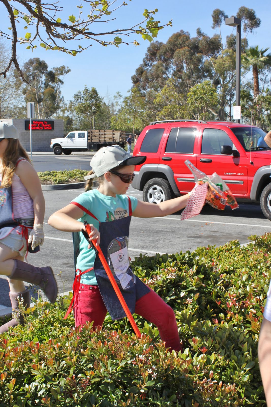 HUNTINGTON BEACH GIRL SCOUT TROOP 746 NEIGHBORHOOD CLEAN UP DAY And