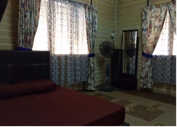 Perniagaan Wak Karim Rumah Tamu Ala Kampung Bilik Tidur 2