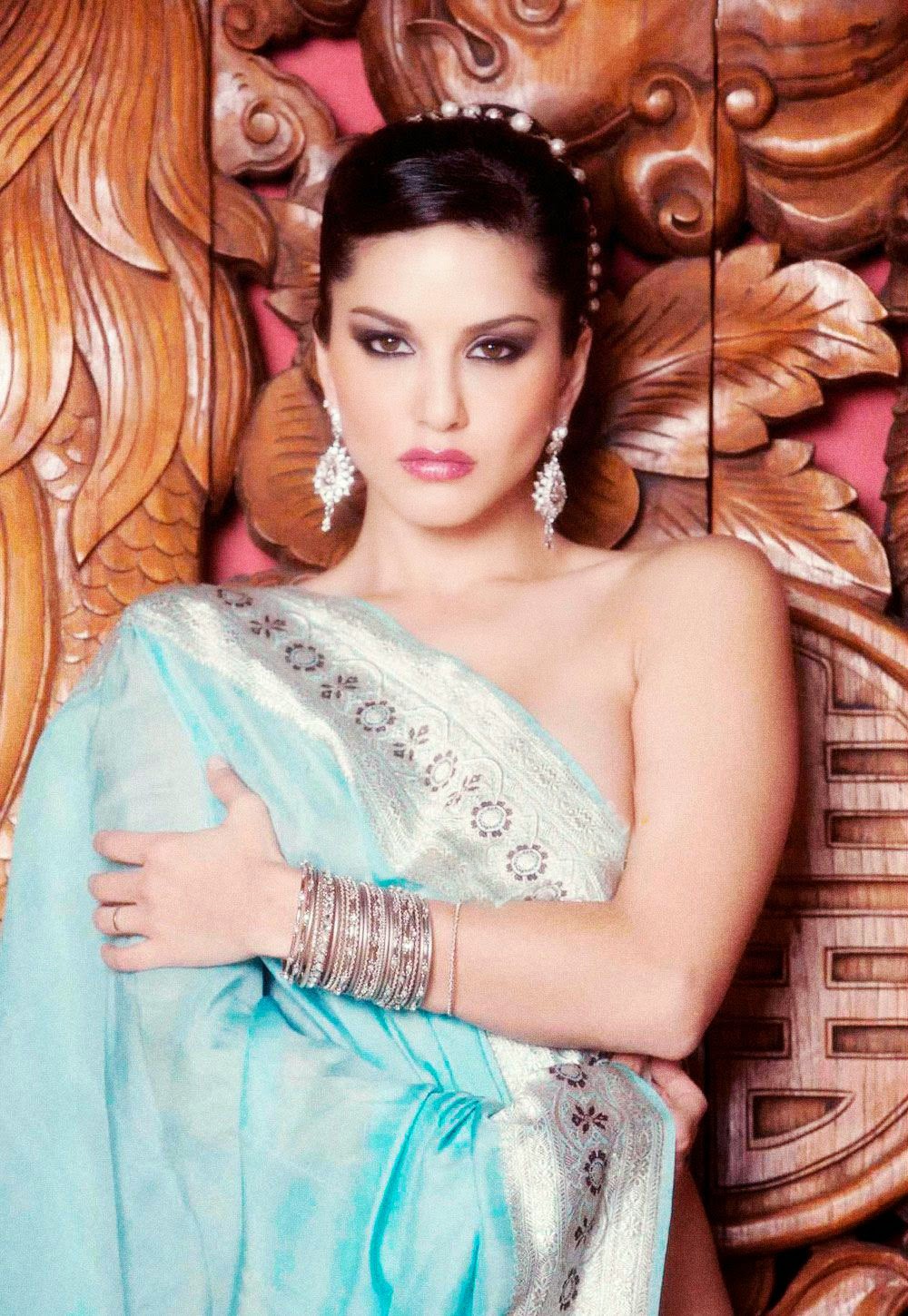 Bollywood Hot Sunny Leone Sexy Saree Photoshoot Stills 