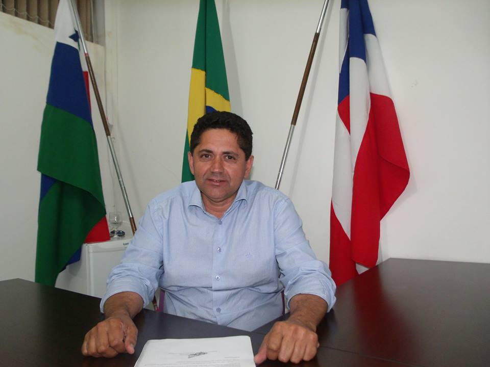 Resultado de imagem para prefeito de antonio gonçalves roberto carlos