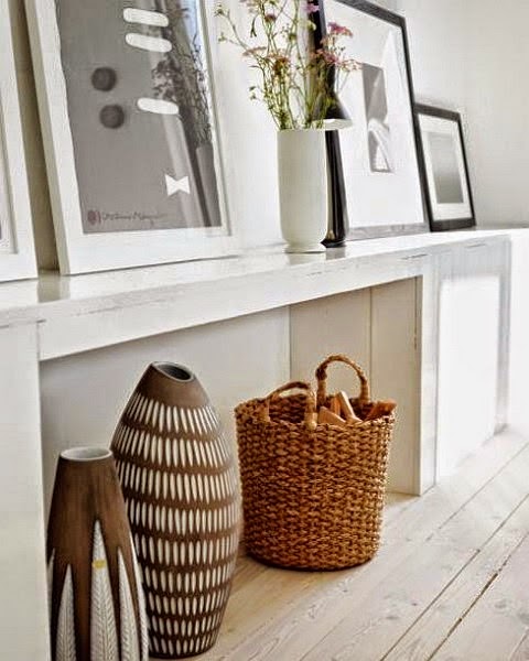 Cestos de mimbre como objeto de decoración del hogar