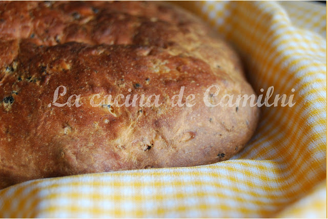 Pan fougasse de aceitunas y chorizo (La cocina de Camilni) Pan fougasse de aceitunas y chorizo (La cocina de Camilni)