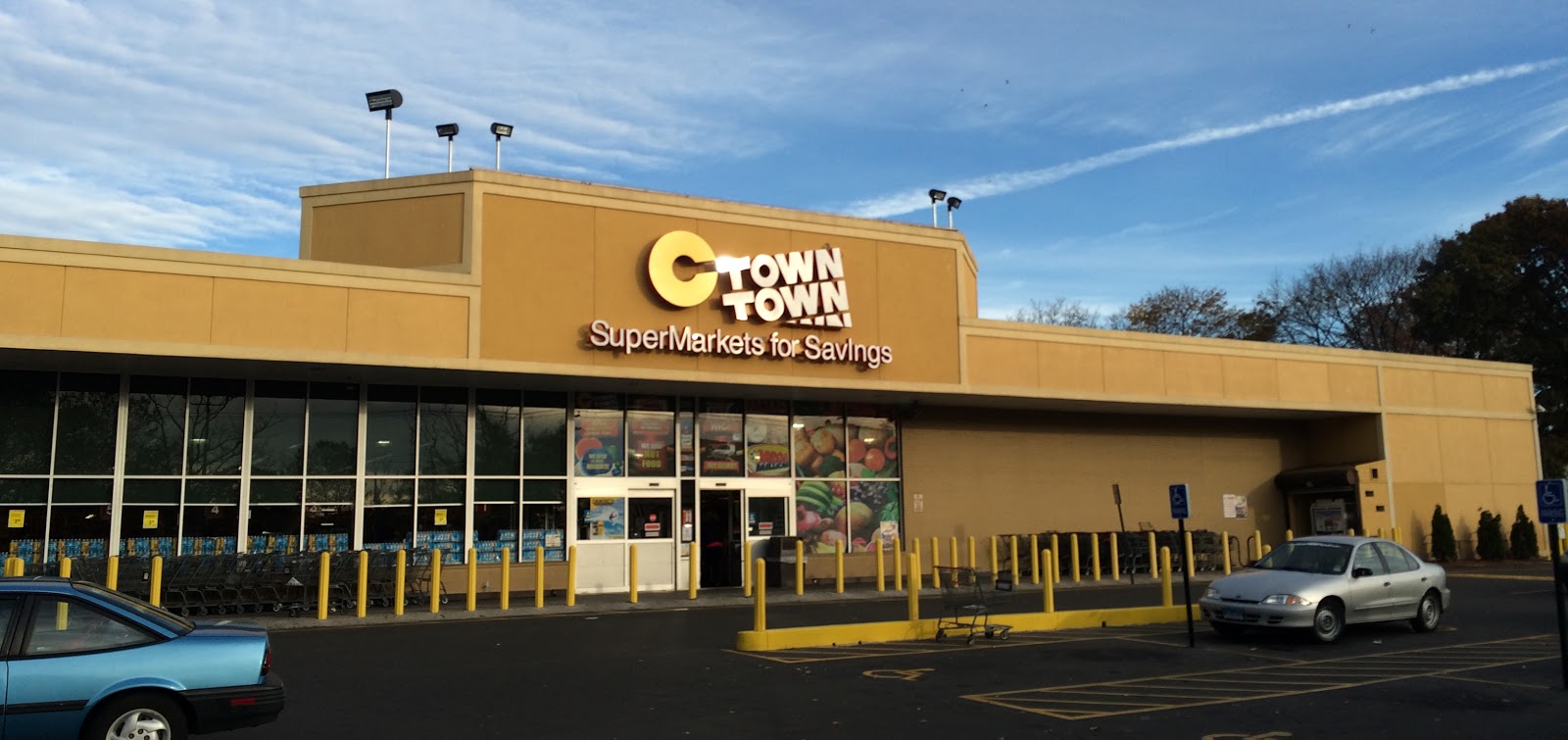 TOUR CTown Supermarkets Ferry St, New Haven, CT