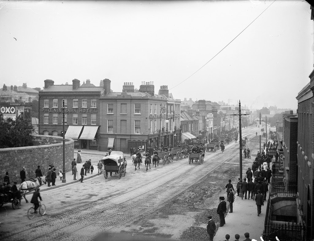 Dublin in the Early Photography  Vintage Photos Capture Street Scenes of Dublin in the Late 19th and Early 20th Centuries - 13