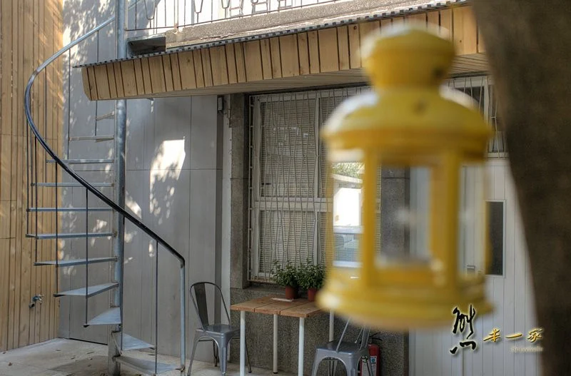 台南靜巷老屋住宿|大樹下老宅民居