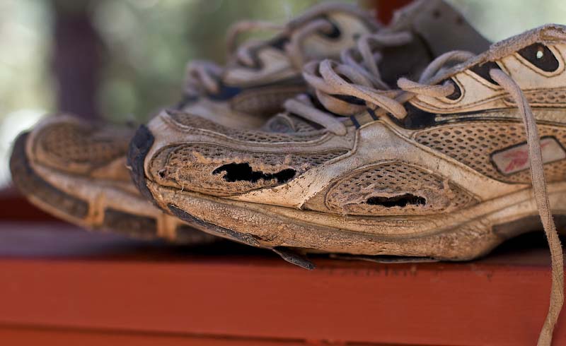 5 signs you are in need of a new pair of kicks for running