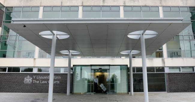 magistrates-blog-flintshire-chef-cleared-of-knife-charges-after