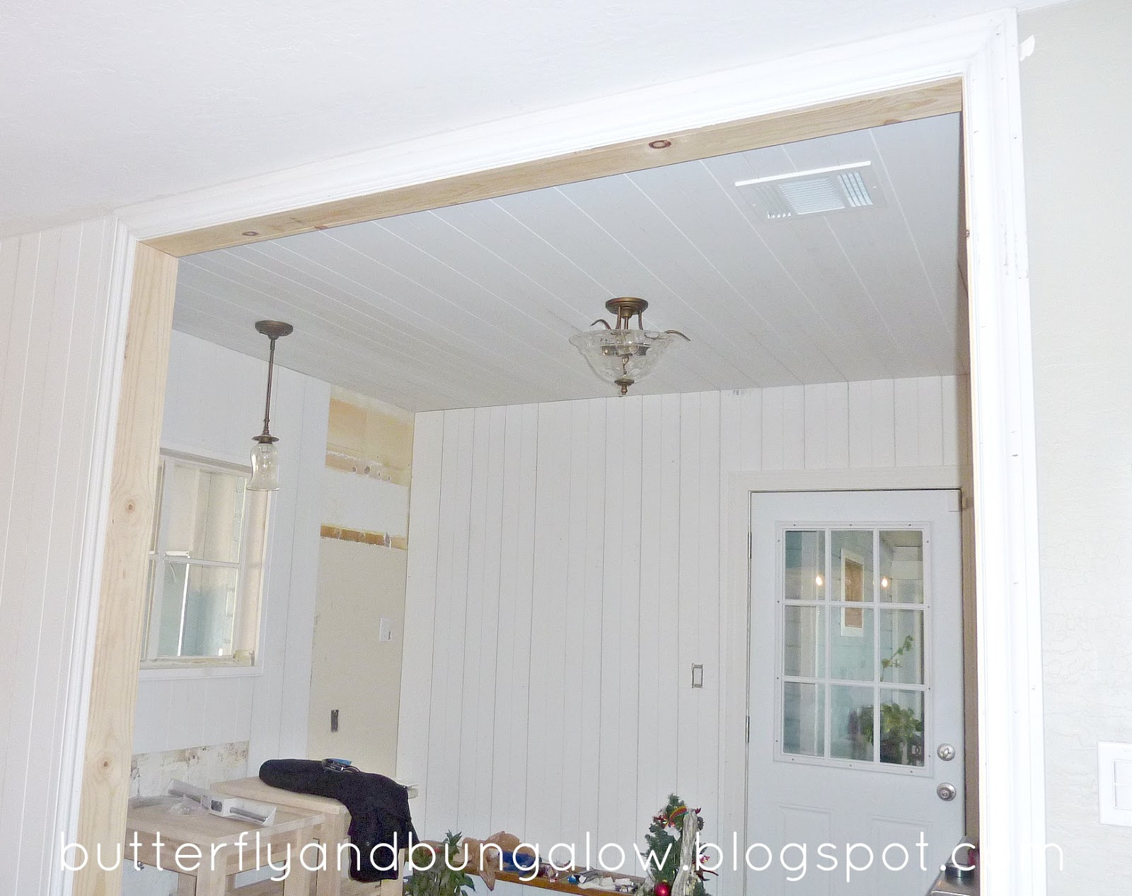 Butterfly 8)(8 Bungalow Beadboard Ceiling Painted