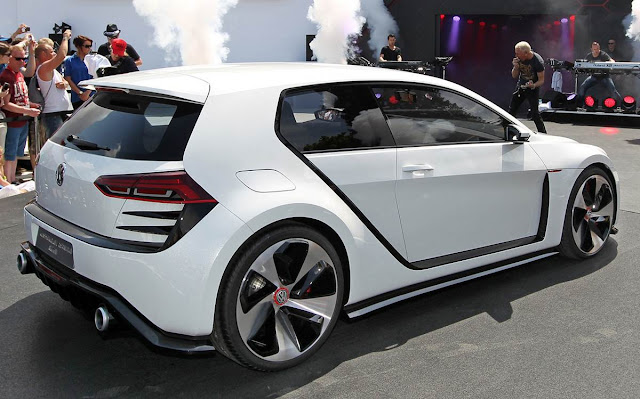 VW-Golf-GTI-2014+(10).jpg