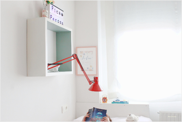 lampara-lectura-flexo-reciclado-marco-chalk-paint-habitacion