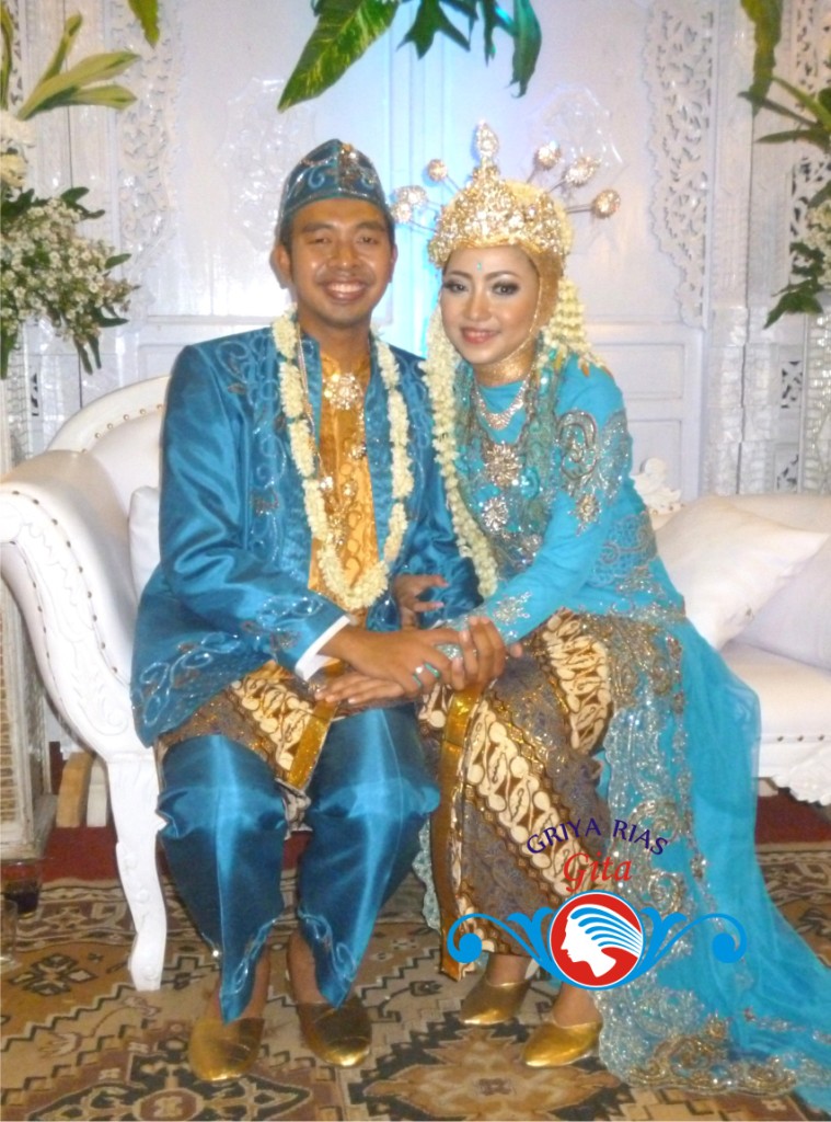 Baju Pengantin  Adat Sunda  Warna Biru  Ide Perpaduan Warna