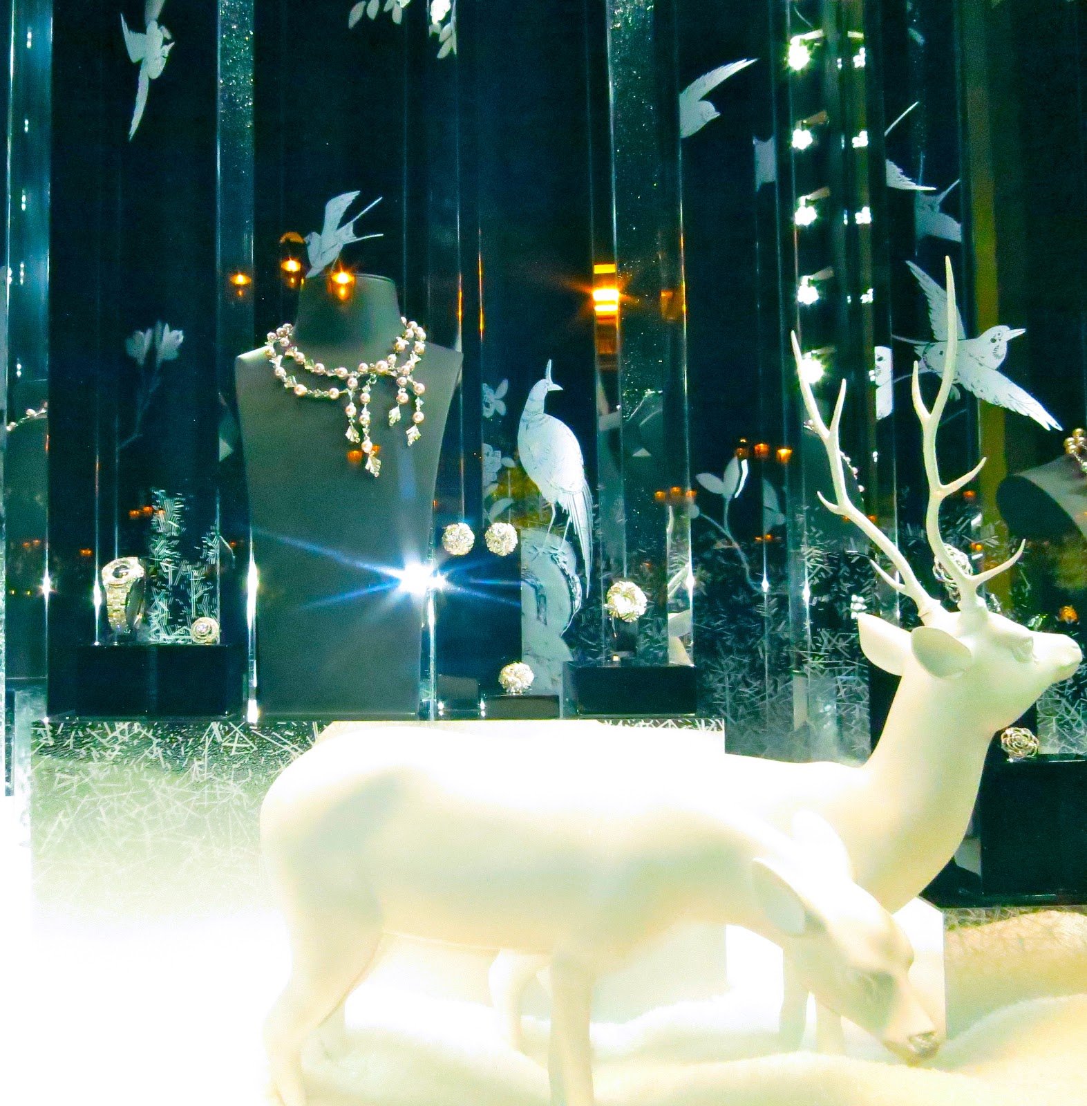 INTERNATIONAL LUXURY CONSULTING: CHANEL BÉATRICE CHARLES -ZHRIEN Directrice de CHANEL 