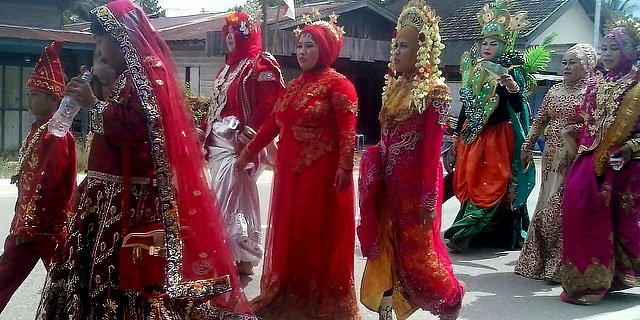Kostum Busana Unik Karnaval 17 Agustus Di Babulu