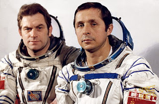 http://4.bp.blogspot.com/-XghV1vJAi2A/UPyf0N4GUoI/AAAAAAAACPY/mSJEdMMLzNw/s320/soyuz-t-4.jpg