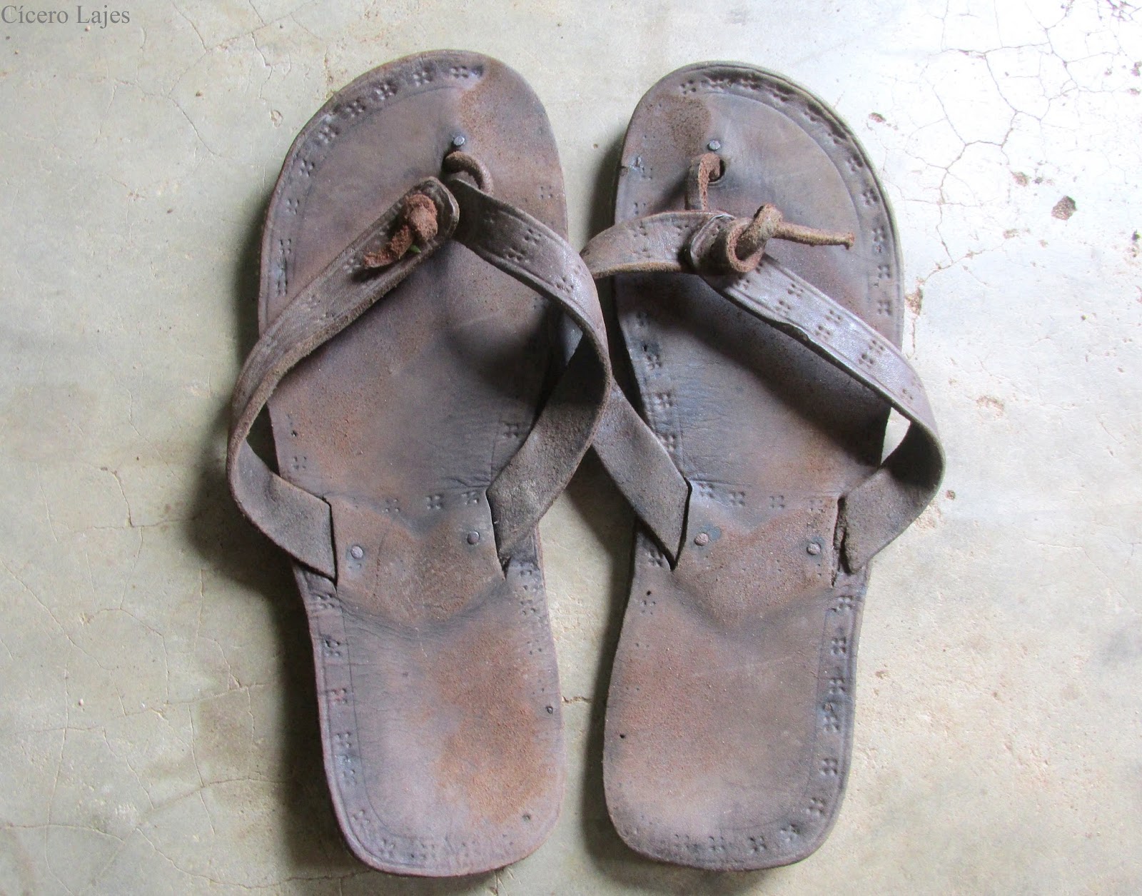 sandalia de couro nordeste