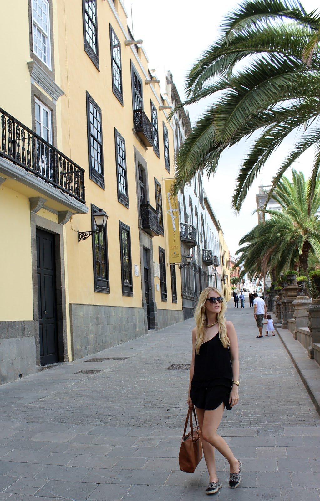 TheBlondeLion Outfit Travel Las Palmas Vegueta Triana Traveldiary