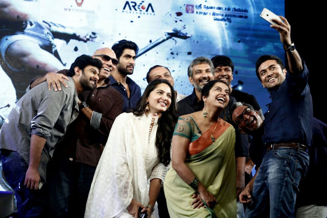 Anushka Shetty Selfie At Bahubali Tamil Trailer launch