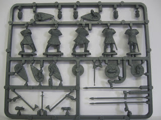 1 sprue New Plastic FREE P&P Conquest Games 28mm Norman Infantry x 5