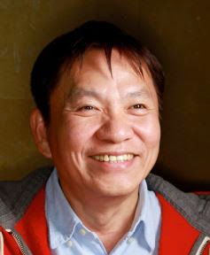   戴勝益