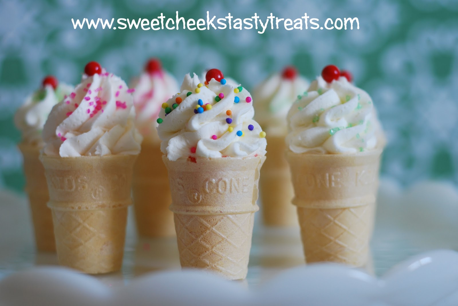 Sweet Cheeks Tasty Treats MINI Ice Cream Cone Cupcakes!