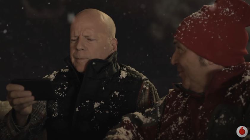 Bruce Willis attore Vodafone pubblicità Christmas Card - Spot novembre e dicembre 2016