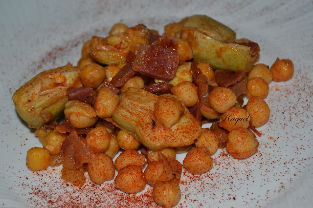 Garbanzos Con Alcachofas Y Jamón
