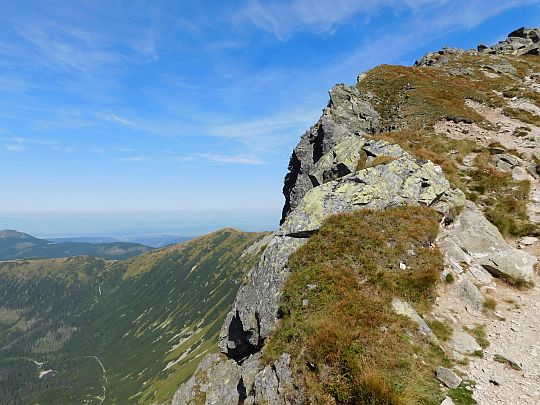 Grań grzbietowa biegnąca na szczyt Rohacza Ostrego. Grań grzbietowa biegnąca na szczyt Rohacza Ostrego.