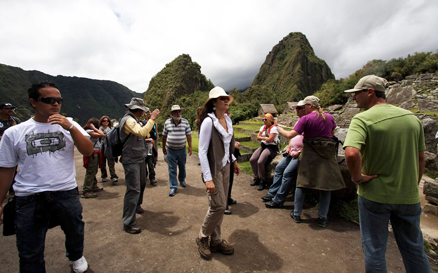 Travel Expectations Vs Reality (20+ Pics) - Admiring The Breathtaking Machu Picchu Scenery, Peru