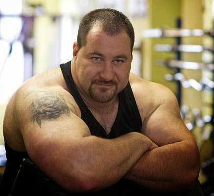 Muscle Lover: Strong powerlifter Sergey Moser