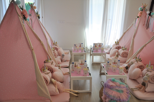 fiesta de pijamas con tipis