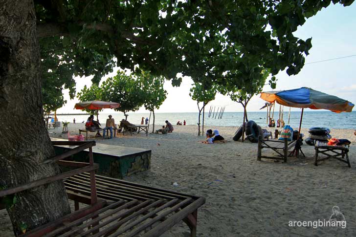 pantai delegan gresik