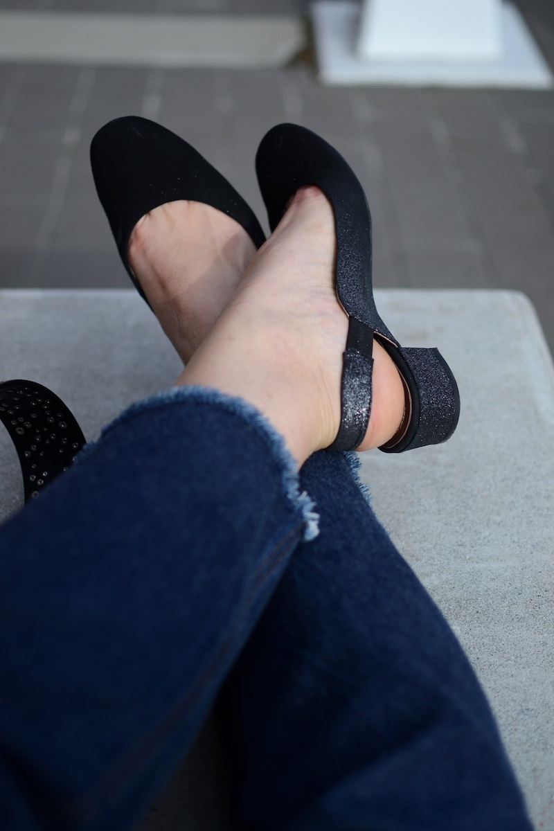 Geox Carey heels, Gap vintage straight jeans cashmere sweater simple work weekend outfit Vancouver fashion blogger