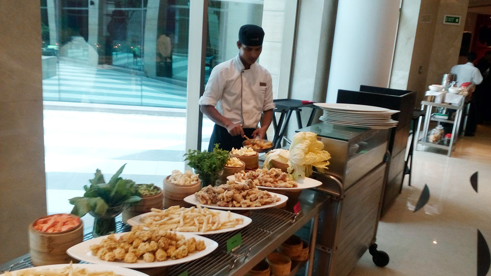 Review MoMo Café at Courtyard by Marriott, Gurgaon