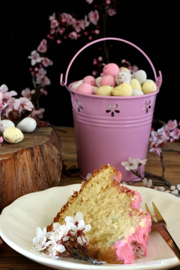 easter-bundt-cake, bizcocho-de-pascua, bizcocho-de-vainilla, easter-eggs