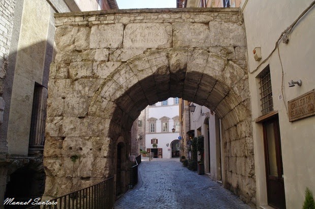 Spoleto, arco di Monterone Spoleto, arco di Monterone