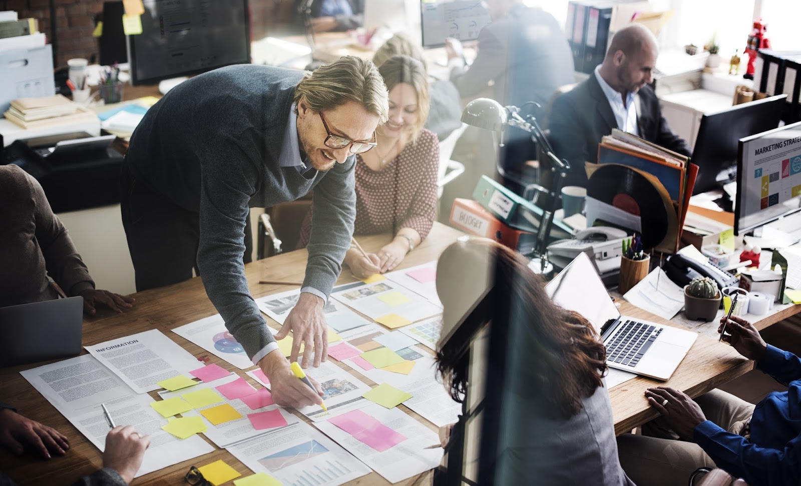 Con los Tacones Bien Puestos Cómo el trabajo en equipo te ayuda a mejorar la productividad Con los Tacones Bien Puestos Cómo el trabajo en equipo te ayuda a mejorar la productividad