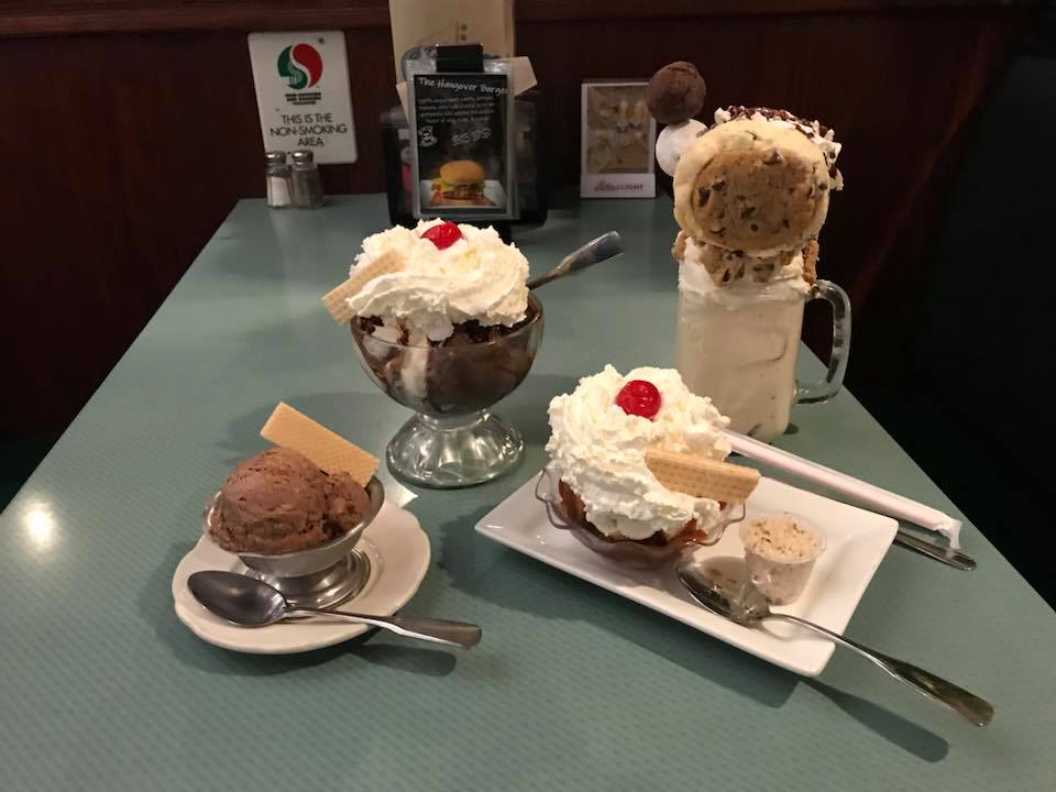 Lindy's Chili and Gertie's Ice Cream in Bridgeview