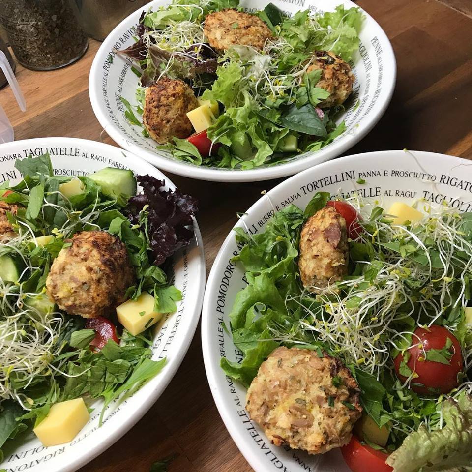 Recipes by Kate Anderson Tuna patties with green garden salad