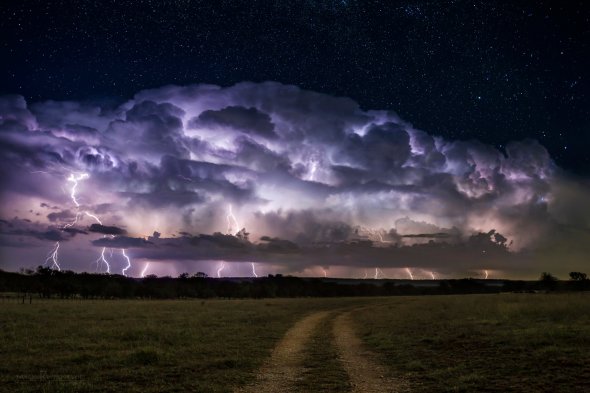 As incríveis fotografias de tempestades, raios e tornados de Jason Weingart Jason Weingart fotografia tempestades raios relâmpagos nuvens chuva natureza impressionante