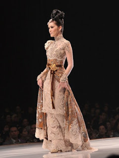 Model Kebaya Batik Elegan Model Kebaya Batik Elegan