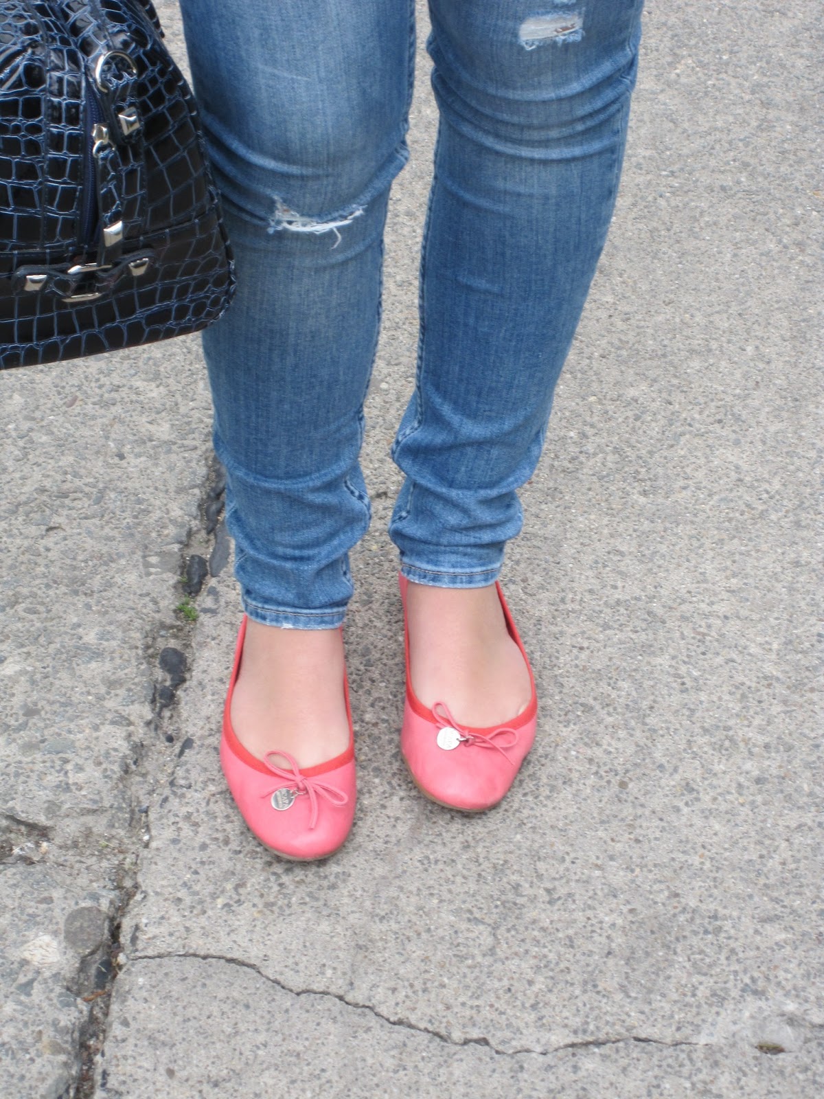 Blonde Butterflies: OUTFIT | Denim jacket and pink